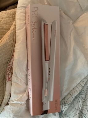 Cortex one inch professional flat iron.